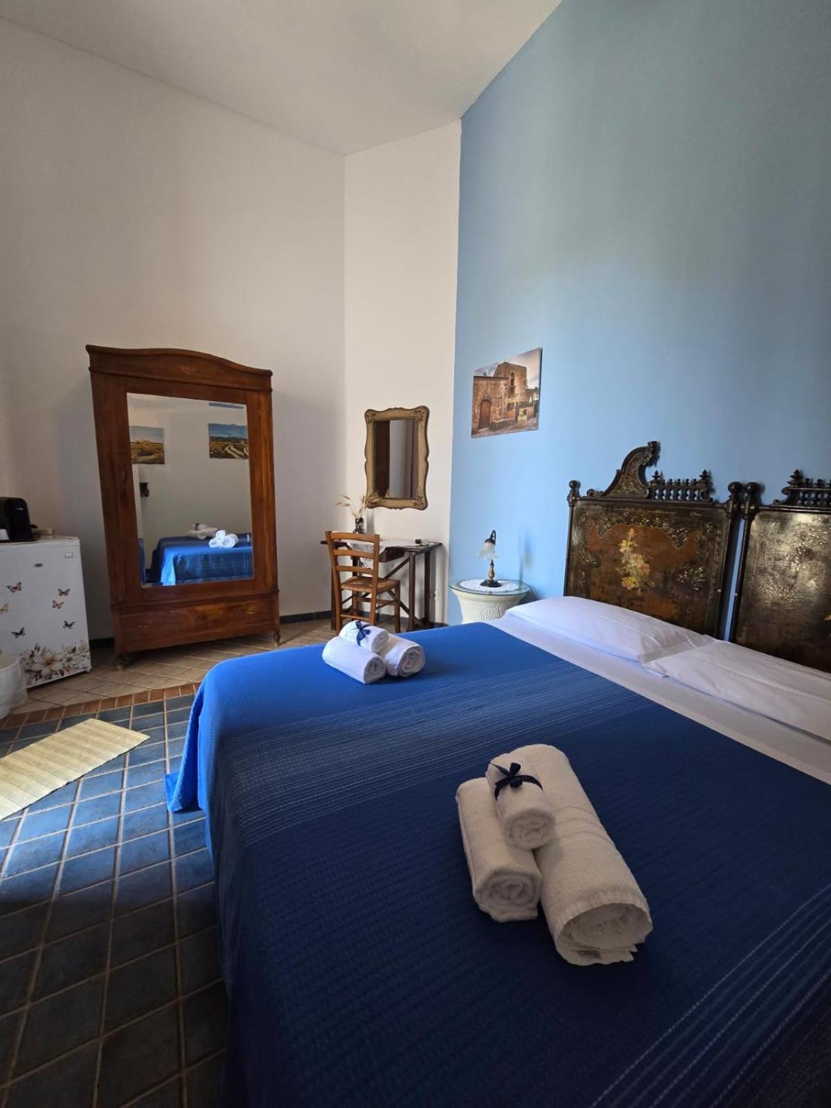B&B Casa Cavarra Portopalo Di Capo Passero ภายนอก รูปภาพ