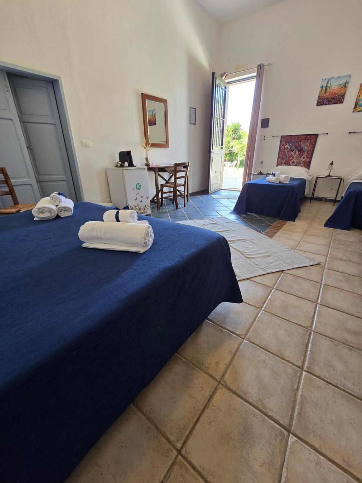 B&B Casa Cavarra Portopalo Di Capo Passero ภายนอก รูปภาพ