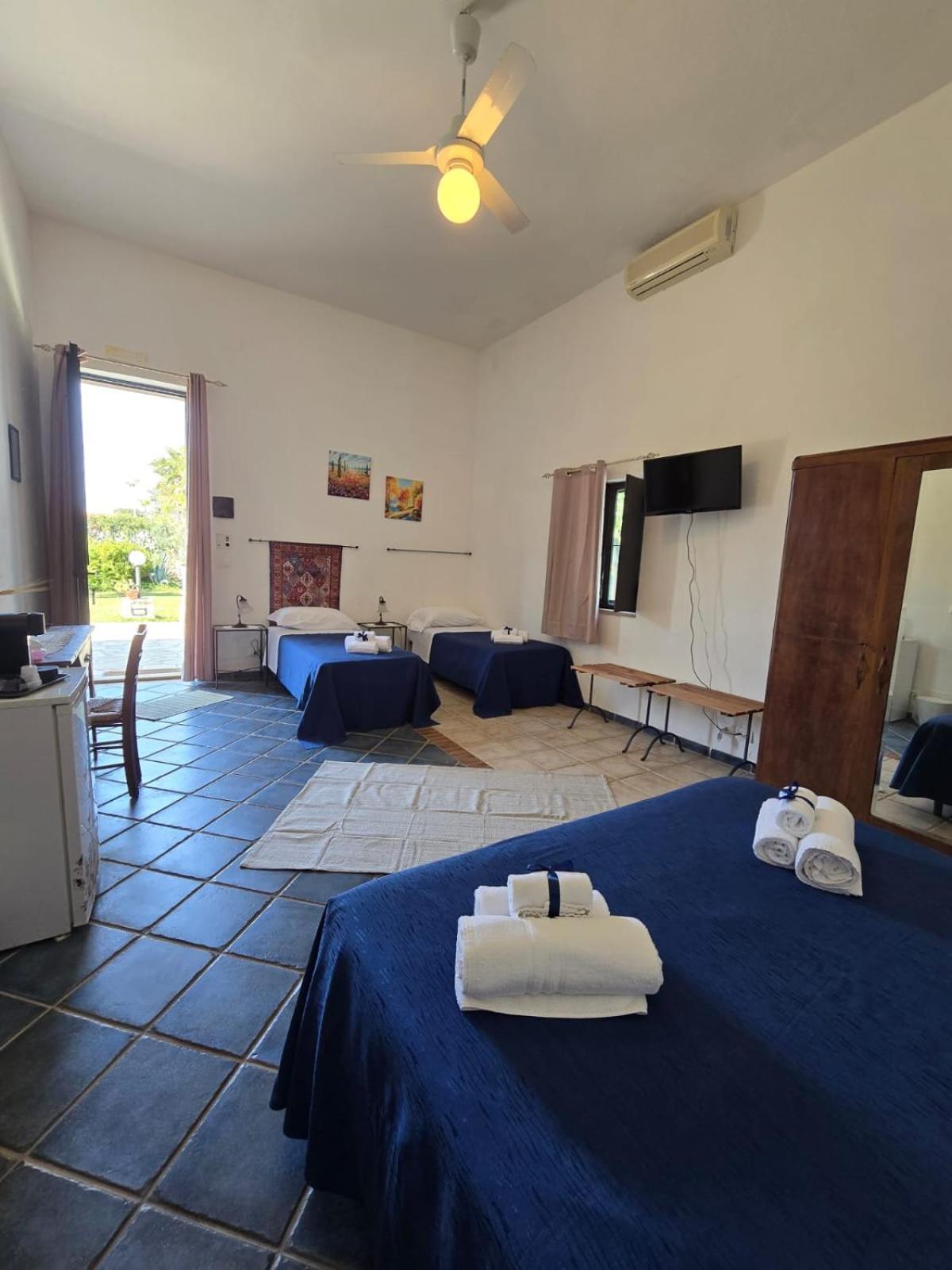 B&B Casa Cavarra Portopalo Di Capo Passero ภายนอก รูปภาพ