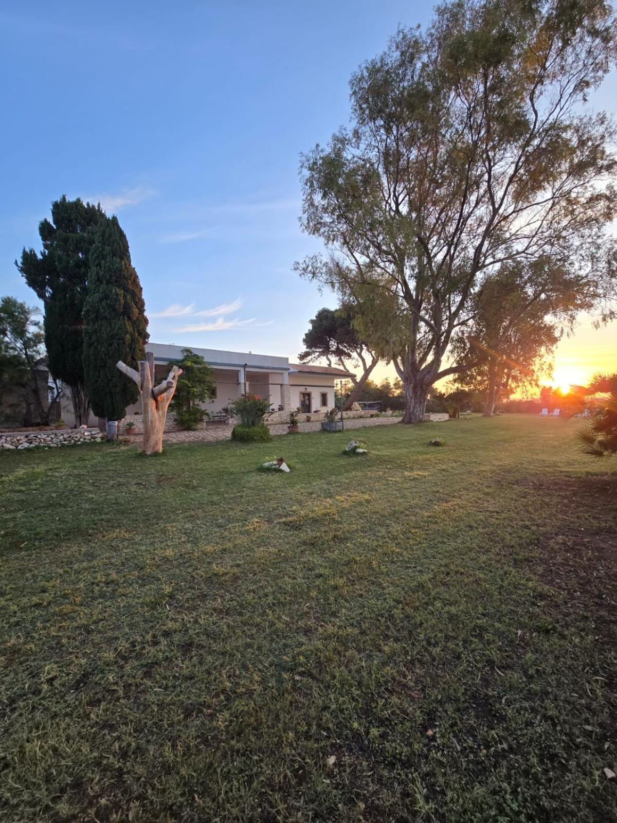 B&B Casa Cavarra Portopalo Di Capo Passero ภายนอก รูปภาพ