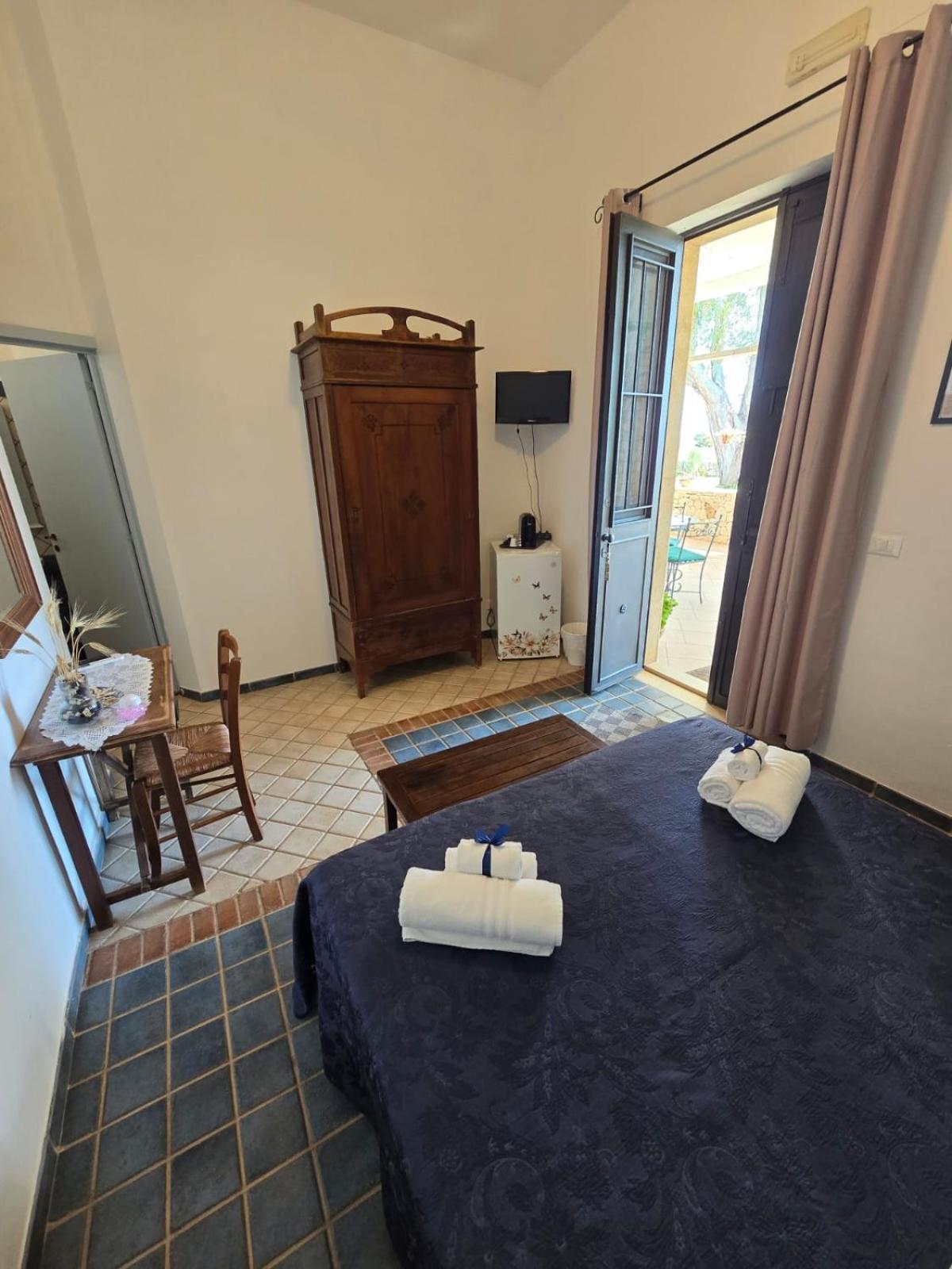 B&B Casa Cavarra Portopalo Di Capo Passero ภายนอก รูปภาพ